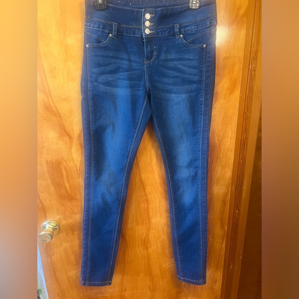 Size 9 skinny jeans Monaco